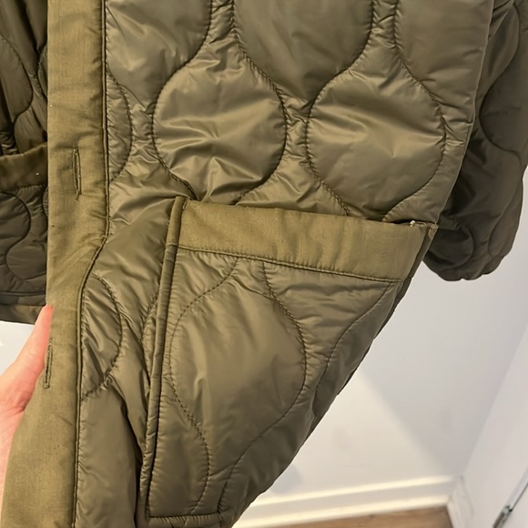 Green Jacket perfect for spring size Large - Picture 3 of 5